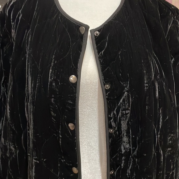 Anine Bing Long Quilted Black Crushed Velvet Coat with Snap Buttons & Padding - Picture 3 of 16